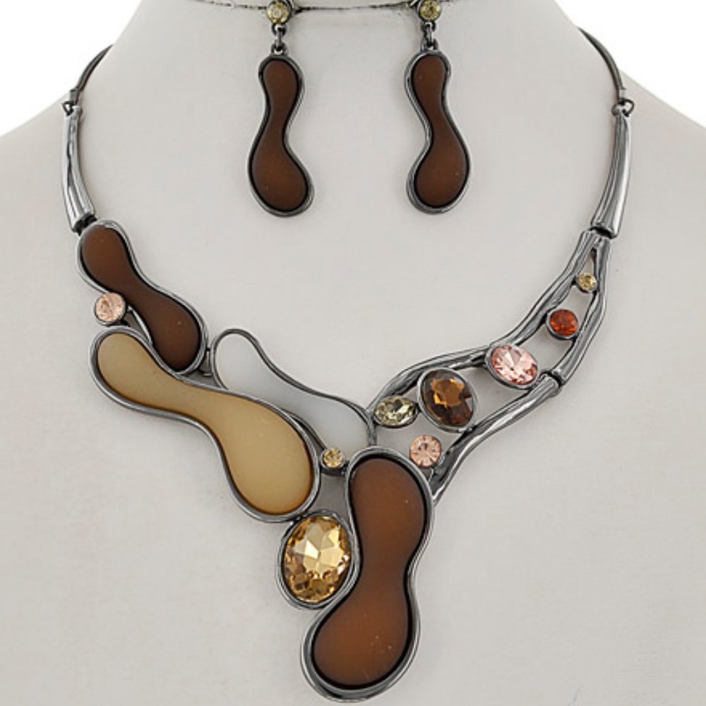 HEMATITE TONE BROWN STATEMENT NECKLACE SET